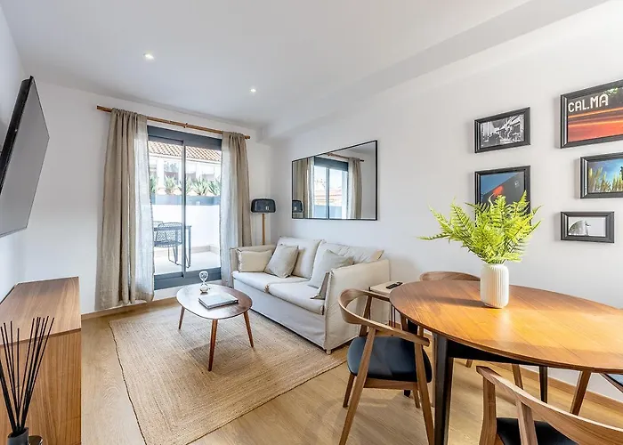 The White Flats Les Corts